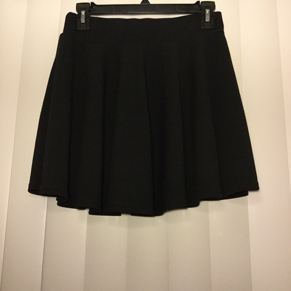 Stretchy Flared Mini Skirt ⭐️⭐️⭐️